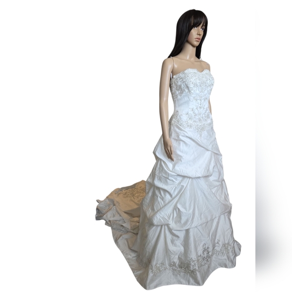 BNWT David's Bridal White Strapless Wedding Dress - Picture 11 of 16